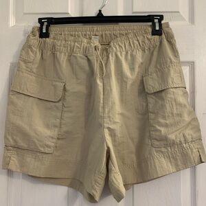 Women's Cargo Shorts with Elastic Waistband — Beige Size large $10